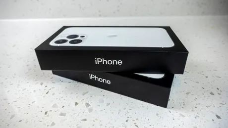 Legătura neașteptată dintre iPhone și scăderea natalității: Cum au schimbat smartphone-urile demografia globală