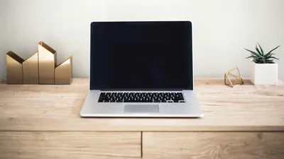 Prelungește viața laptopului tău: trucuri și accesorii esențiale pentru performanță de lungă durată (P)