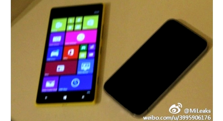 Nokia Lumia 1520 mini şi iPhone 5, într-o poză neclară