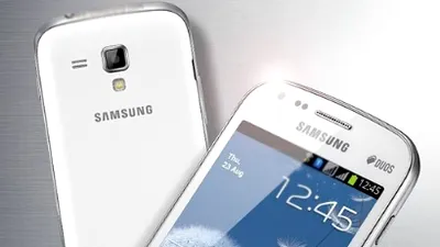 Samsung Galaxy S Duos S7562, dual SIM cu aromă de S3 la preţ bun