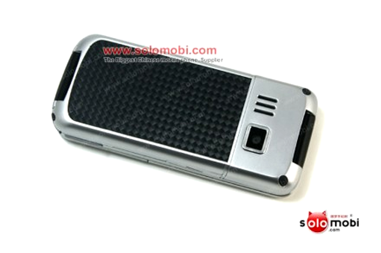 Camera are doar 0.3 MP pentru ca doua ecrane costa mult