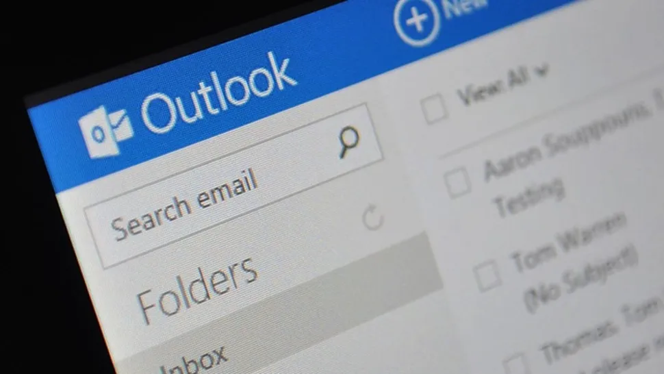 Microsoft confirmă existenţa unei breşe de securitate care permite citirea mesajelor primite în conturi Outlook.com
