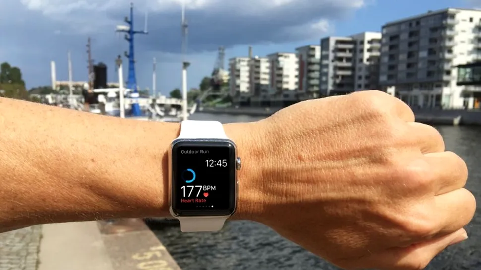 Apple Watch ar putea căpăta funcţie pentru detectarea problemelor cardiace