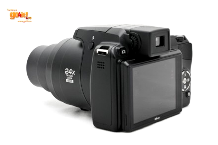 Nikon P90 dispune de sistem VR de stabilizare optică