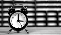 Când se trece la ora de iarnă în 2025. Ceasul se dă înapoi cu o oră, ora 4:00 devine ora 3:00
