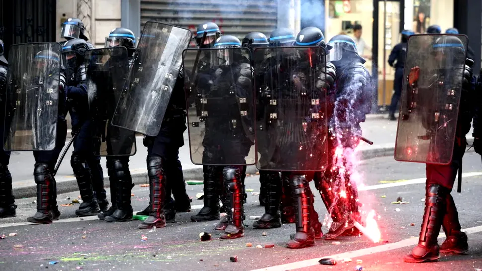 Autoritățile din Franța a luat în calcul blocarea rețelelor de socializare și a accesului la Internetul mobil pe fondul protestelor din țară