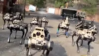 VIDEO | „Haita de lupi”: China testează câini-roboți autonomi, capabili să opereze coordonat