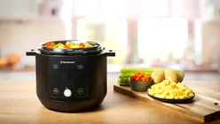 Lidl introduce în ofertă o oală sub presiune multifuncțională la preț special. Ce poți găti cu ea?