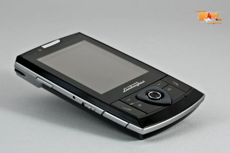 Asus Lamborghini ZX1 - un smartphone performant, dar nu perfect