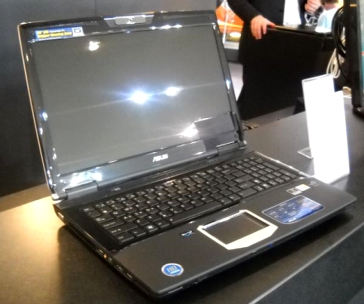 Asus G60 cu ecran de 16