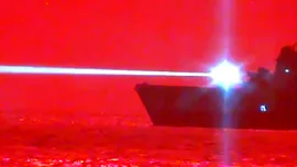 VIDEO: Dispozitivul cu laser care omoară țânțarii în zbor a ajuns pe piață. Cât costă