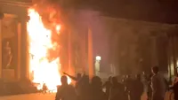 Au dat foc primăriei! Protestele deosebit de violente continuă în Franța