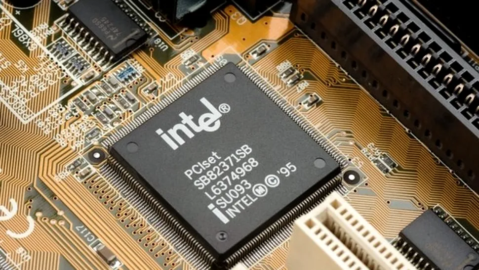 Intel lasă componentele vechi fără BIOS şi drivere. Utilizatorii de sisteme de operare vechi sunt afectaţi în mod special