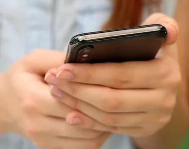 Rețea de trafic din Marea Britanie, dată de gol de un telefon pornit, care suna dintr-un colet