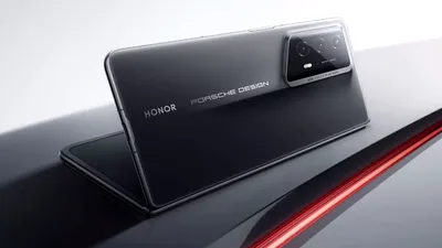 Porsche Design și Honor au lansat o versiunea specială a smartphone-ului pliabil Magic V2