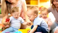 Salariații care își cresc singuri copiii ar putea primi cel puțin trei zile în plus de concediu de odihnă
