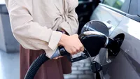 Italia pune frână scumpirilor la carburanți. Cât vor plăti șoferii la pompă