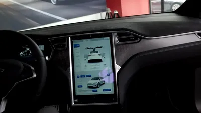 Mașinile Tesla vor primi funcția „bird-eye view” doar dacă au opțiunea de Autopilot