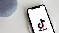 Polonia solicită Bruxelles-ului să investigheze TikTok / Cererea are în vedere conținutul generat cu inteligență artificială