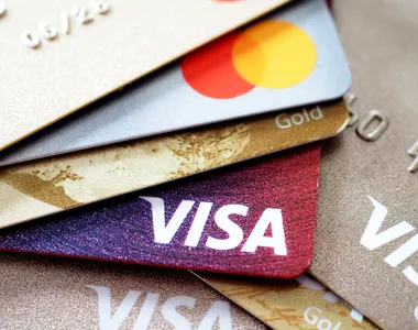 Europa își construiește propria rețea de plăți, renunță la Visa și MasterCard. Factorul declanșator: Trump