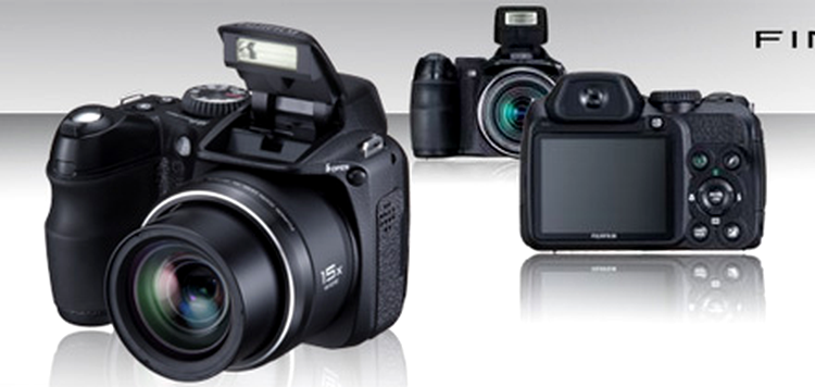 FujiFilm S2000HD