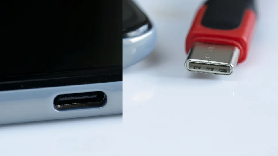 UE nu va împiedica producerea unui smartphone fără port USB-C