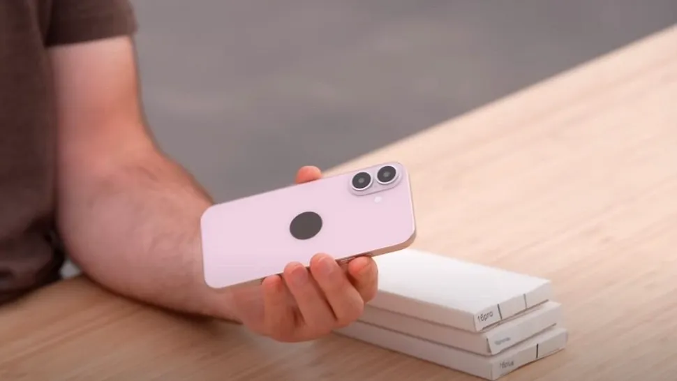 Telefoanele din gama iPhone 16 apar într-un clip postat pe YouTube. Detalii noi