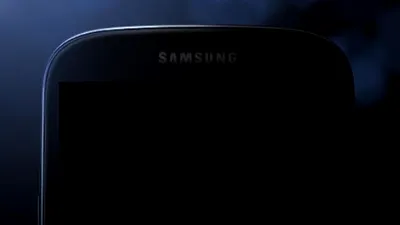 Samsung ne arată parţial o imagine cu Galaxy S4