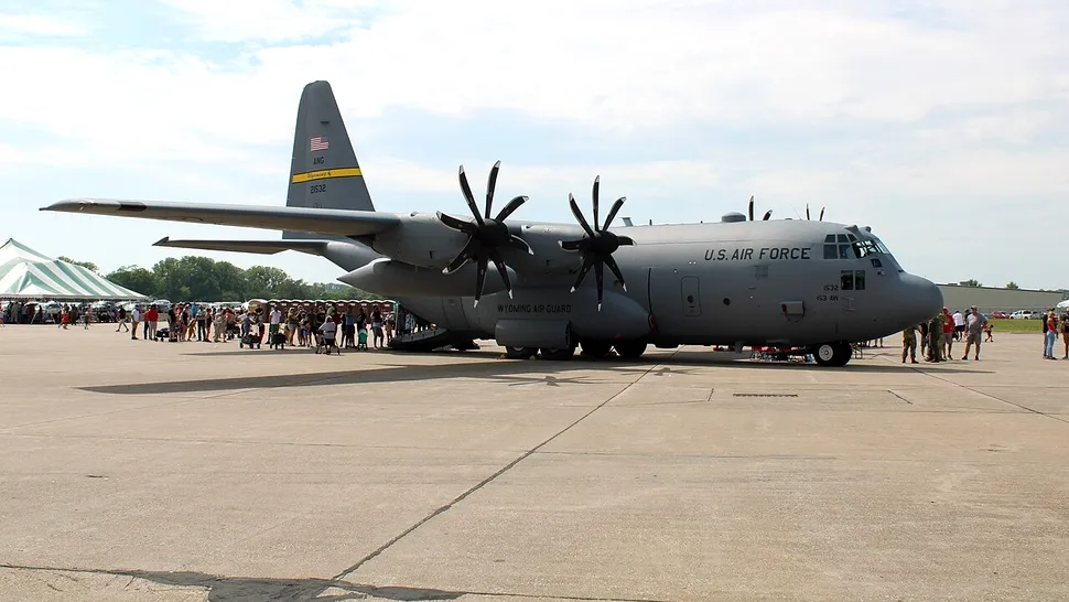 SUA transferă gratuit Forțelor Aeriene Române o nouă aeronavă de transport C-130H Hercules. Ce poate face vehiculul aerian