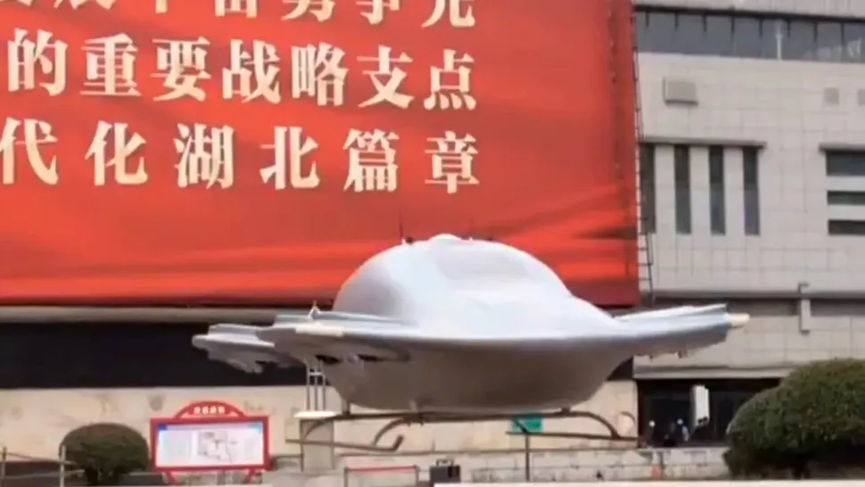 Video: China testează un „OZN” electric pentru zone urbane aglomerate: cum funcționează noul eVTOL