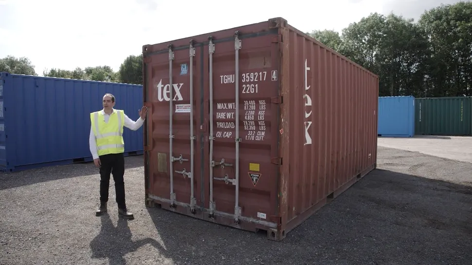 De parcă nu era de ajuns, mii de containere atribuite clienților Ruși blochează porturile lumii, așteptând triere
