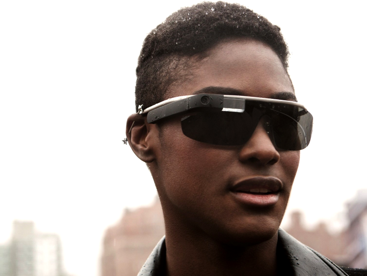 Ochelarii inteligenţi Google Glass