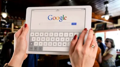„Ce este pandemia?”, „iPhone 12”, „ce este vulva?”. Cele mai populare căutări ale românilor pe Google în 2020