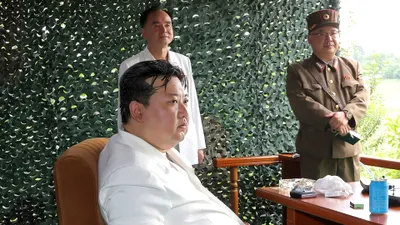 Gadgetul cu care a fost văzut dictatorul Kim Jong-un la lansarea unei rachete balistice