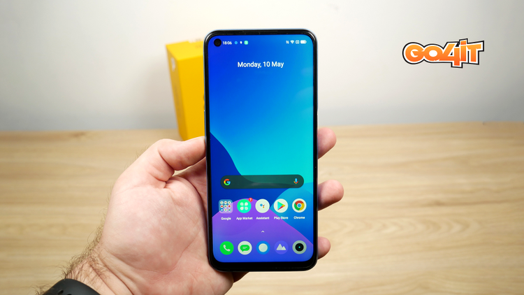 Realme 8 5G hold front