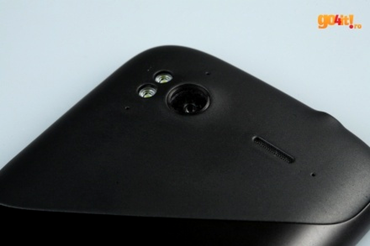 HTC Sensation - camera foto cu senzor de 8 MP