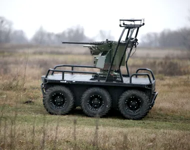 Ucraina a realizat primul atac din lume cu roboți tereștri lansați din aer în spatele liniilor rusești, în timpul contraofensivei – VIDEO