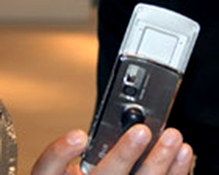 LG Shine