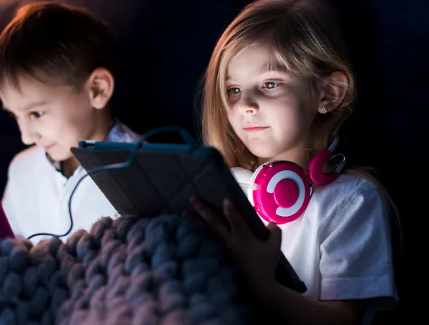 Copiii de astăzi sunt mai puțin inteligenți decât părinții lor, avertizează oamenii de știință. De vină ar fi dependența de tehnologia digitală