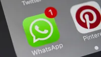 O nouă fraudă circulă pe WhatsApp. Victimele sunt momite cu rambursarea banilor plătiți pentru hotel