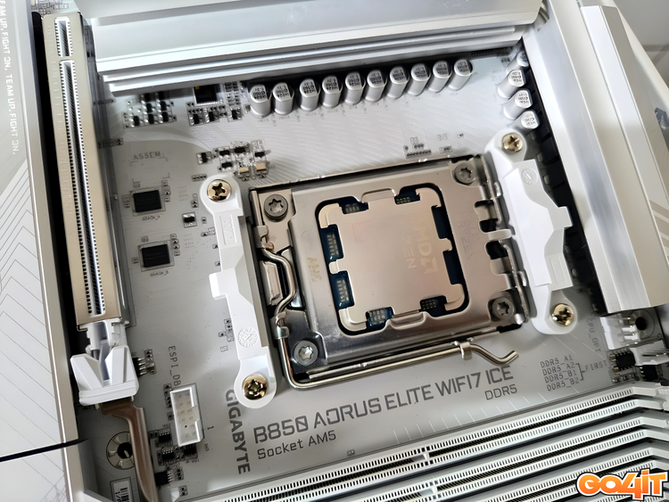 AMD Ryzen 7 9800X3D