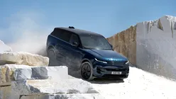 Noul Range Rover Sport Electric duce tehnologia la alt nivel: 609 km autonomie și încărcare rapidă în 22 de minute