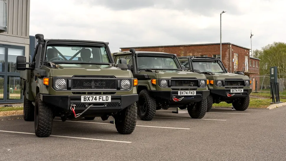 Marea Britanie renunță la legendarele sale Land Rover-uri militare după 70 de ani. Le-ar putea înlocui cu acest vehicul