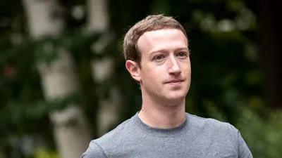 Investitorii Facebook propun înlocuirea lui Mark Zuckerberg în consiliul directoral