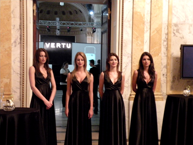 Lansare Vertu Romania
