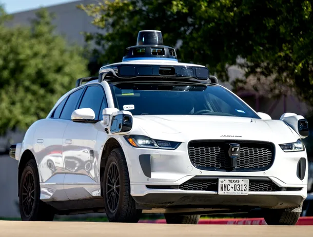 Waymo își lansează serviciul de robo-taxiuri într-o țară europeană