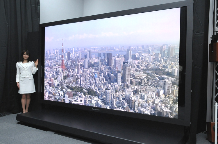 Televizor cu rezoluţie 8K (7680x4320 pixeli) şi diagonală 145 inch