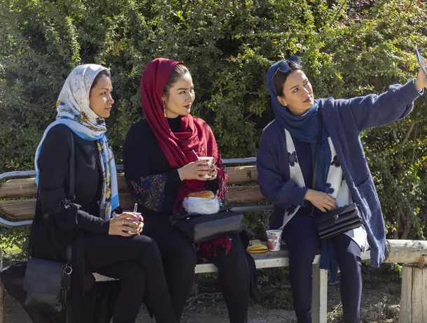 Ce aplicații populare există în Iran: Alternativele locale la Amazon, Waze sau Instagram au milioane de utilizatori