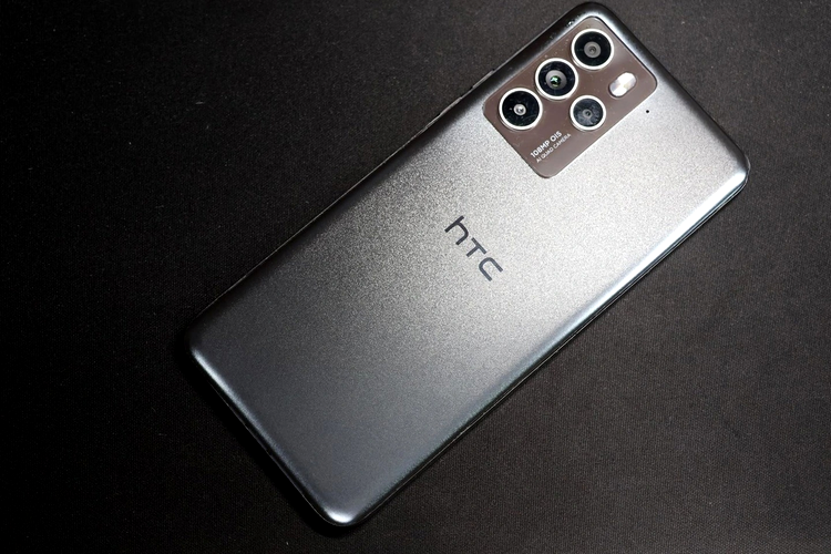 HTC-U23-Pro-5G-real-life-photo-2