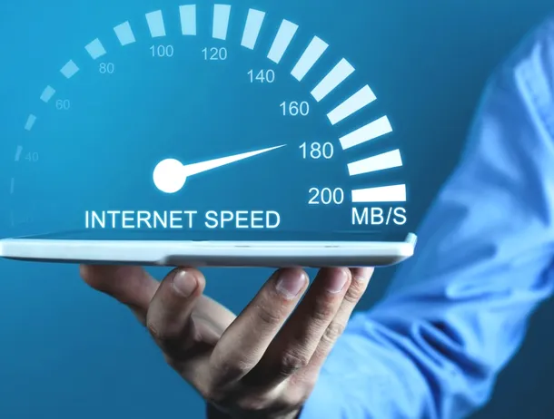 Netograf: În 2024, viteza medie de download – 446 Mbps pentru internetul fix prin cablu și 58 Mbps pentru internetul mobil